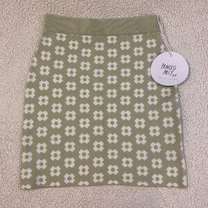 Princess Polly Adora Mini Skirt Green with White Flowers - Size 0 - NWT